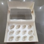 Caja 12 mini cupcakes blanca